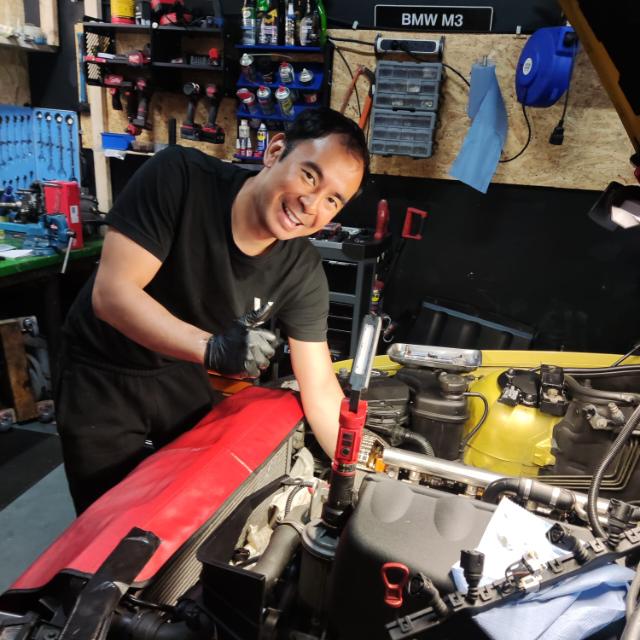 Joey, oprichter van V Automotive